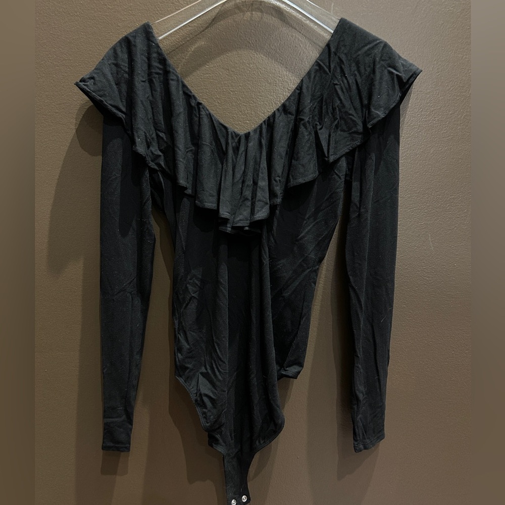 Black long sleeve bodysuit ruffled top S on or off shoulder